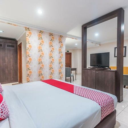 Hotel Oyo 1475 Alia Matraman Syariah Near Rs Premier Jatinergara Jakarta Exterior foto